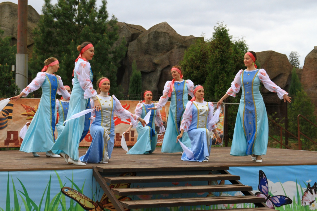 PG4hp-HImnE.jpg